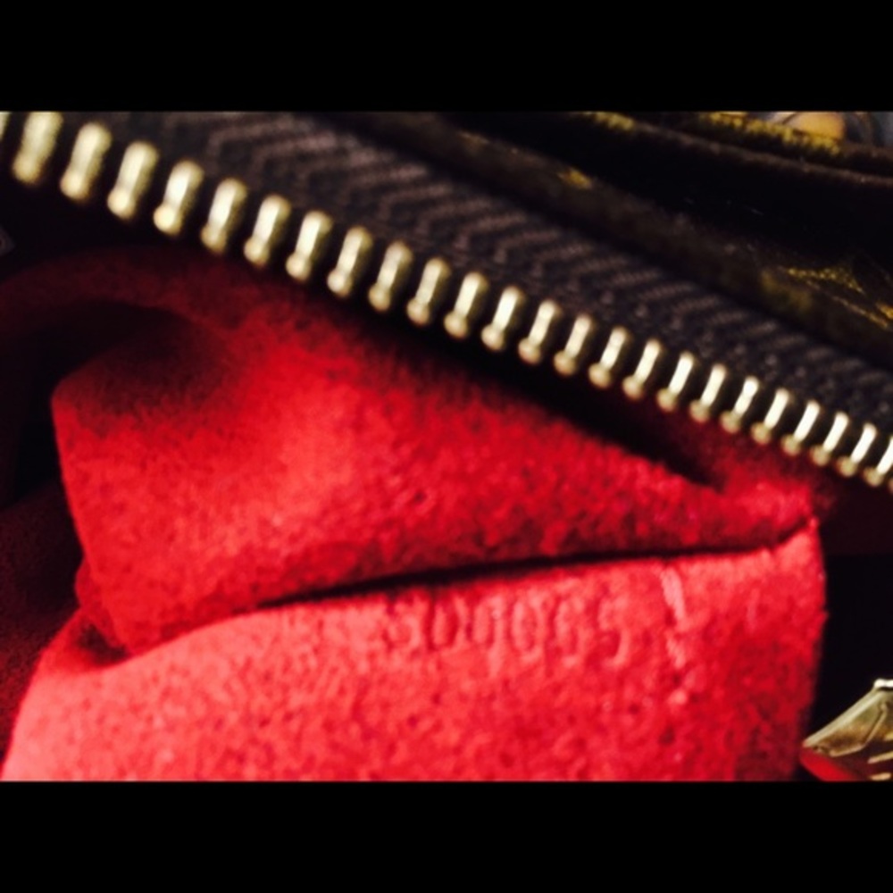 👜AUTHENTIC VIVA CITE LOUIS VUITTON👜 - Picture 4 of 17